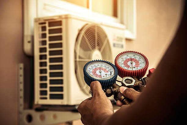 Professional Ductwork Repair technician working in Weir, TX